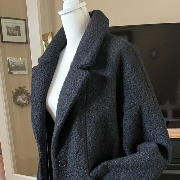 BCBGMaxAzria Boucle Black Two Button Women's Coat EUC - Picture 3 of 6